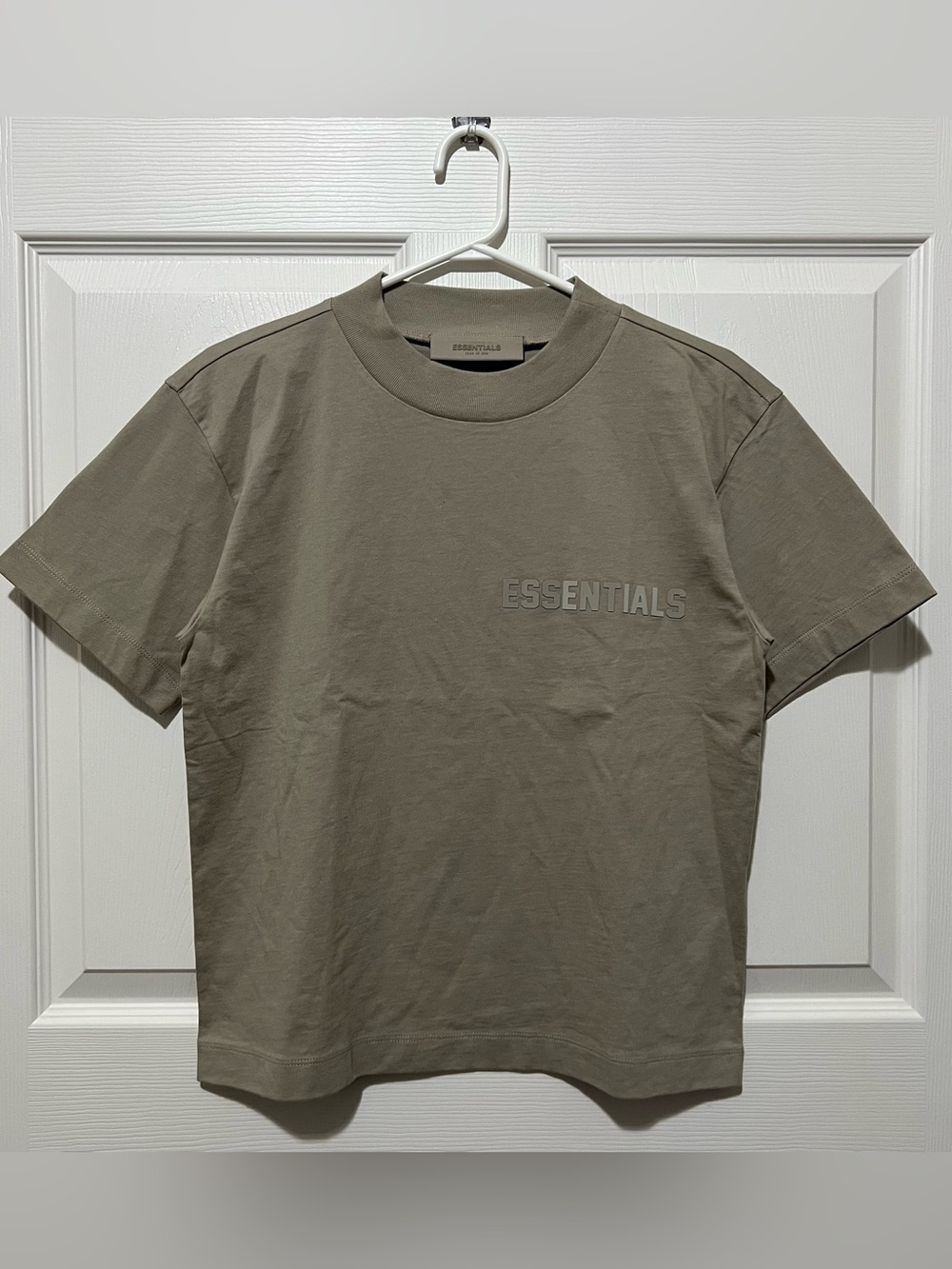 FEAR OF GOD ESSENTIALS Logo Shirt